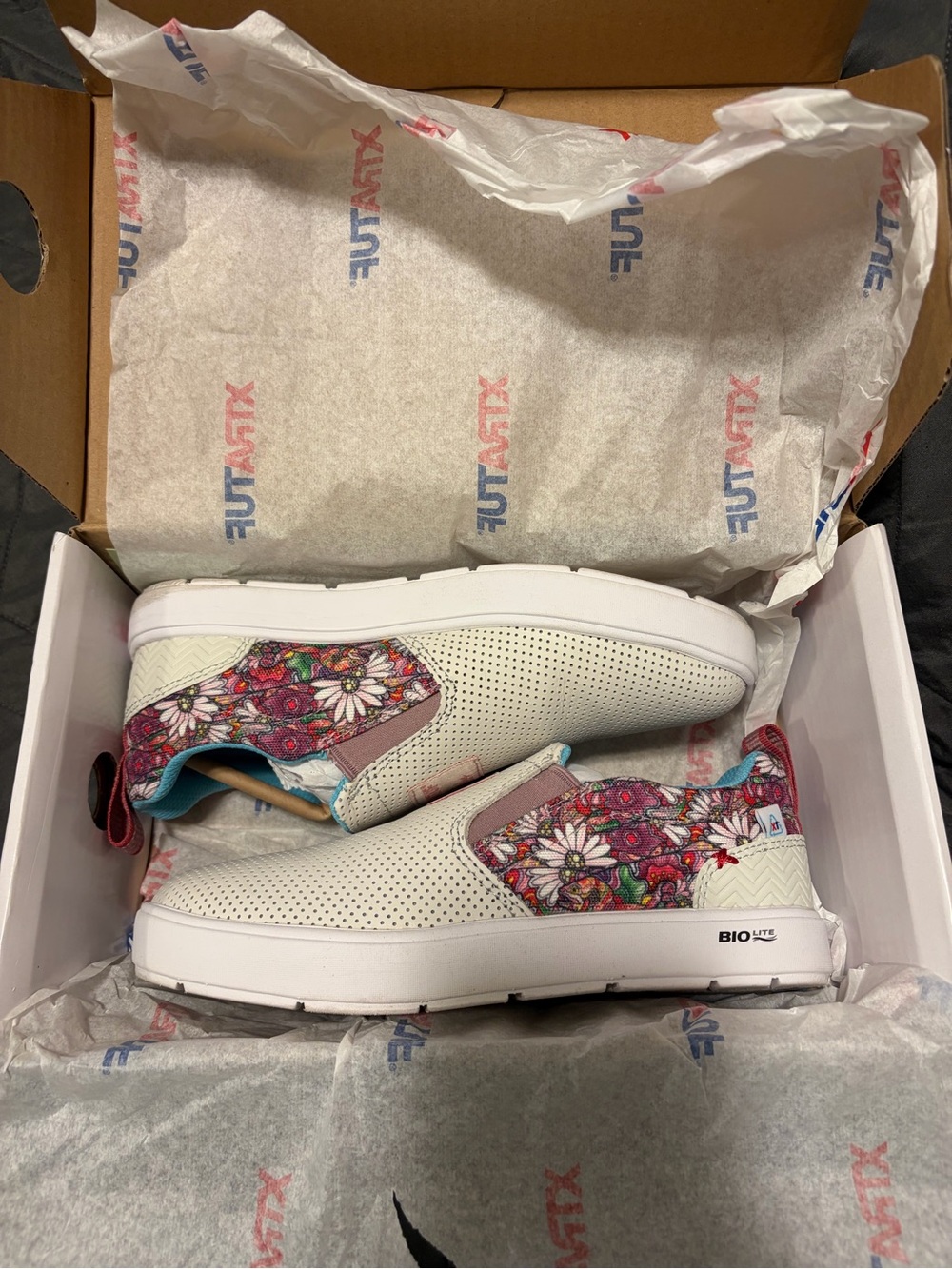 Slip-On Women's Moccasins with Floral Accents - White and Pink
